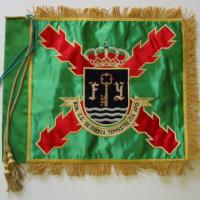 Guión Banderín bordado sobre tela de raso. Compañía de Servicios del Cuartel General Sevilla