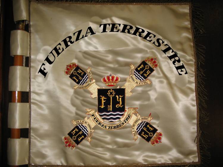 Guión Banderín bordado sobre tela de raso. Jefe de la Fuerza Terrestre Sevilla