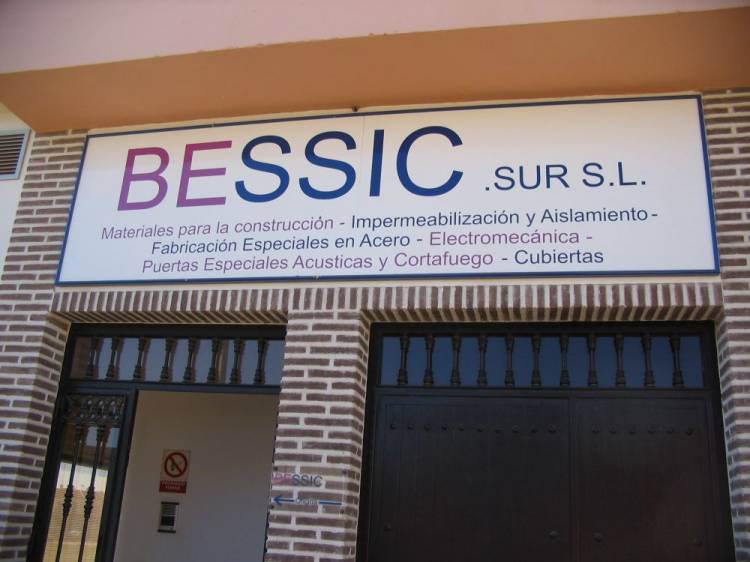 Rótulo cartel rotulado Bessic. Dos Hermanas Sevilla