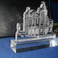 Fachada Capitan&iacute;a general Sevilla. Trofeo Metacrialto grabado a l&aacute;ser.