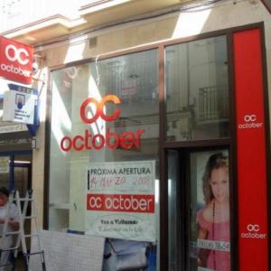 October Antequera Metacrilato 10 mm. Rotulación de vinilos
