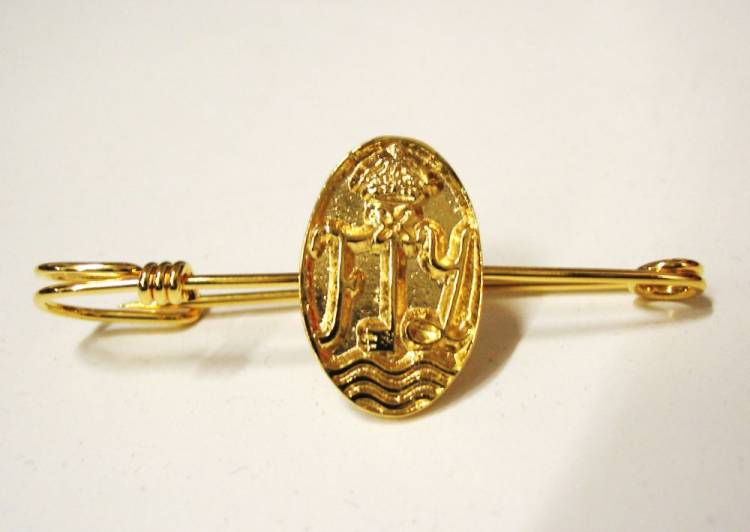 Alfiler mujer en plata de ley, con ba&ntilde;o de oro. Regalos de protocolo en Sevilla