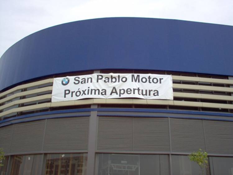Cartel lona publicitaria de Gran formato. San Pablo Motor BMW Mairena del Aljarafe Sevilla