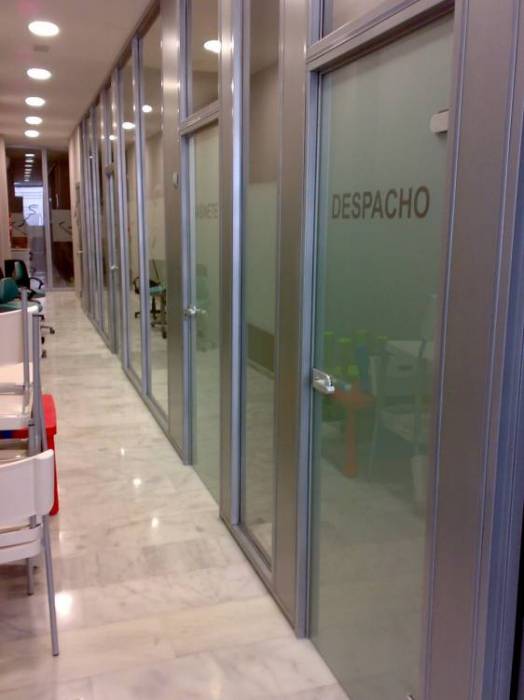 Clínica Séptima Dental Zaragoza. Rotulación de vinilos al ácido.