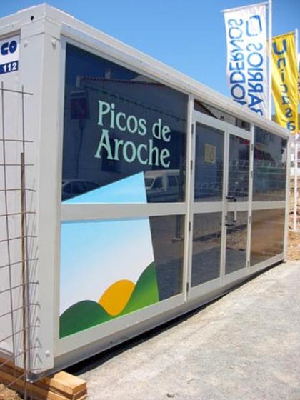 Escaparate de Picos de Aroche. Rotulación de vinilos Huelva
