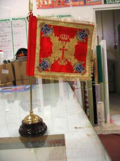 Guión Banderín bordado sobre tela de raso. Banderín de sobremesa Fuerza Terrestre Sevilla