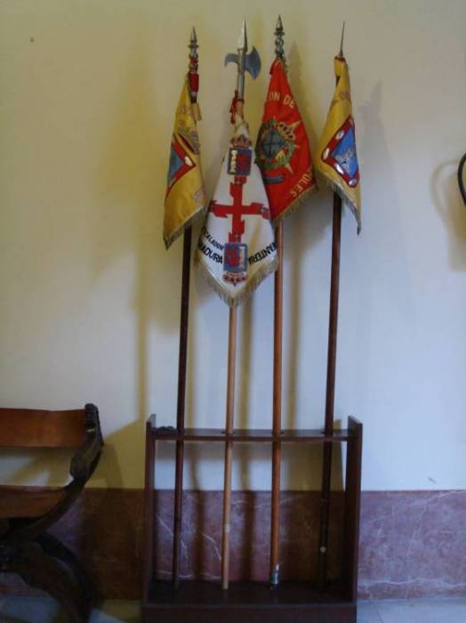 Guión Banderín bordado sobre tela de raso. Batería de Guiones Capitanía General Sevilla