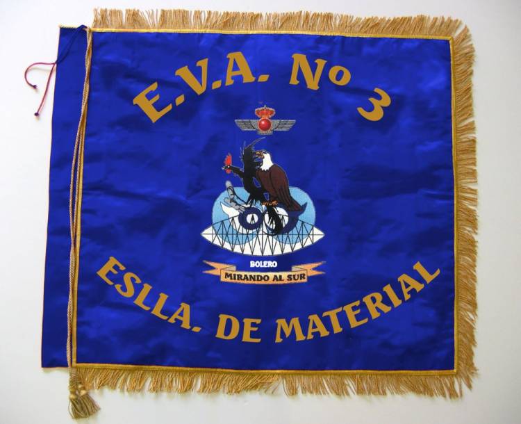 Guión Banderín bordado sobre tela de raso. EVA 3 Constantina Sevilla