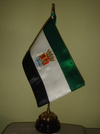 Mini Bandera de sobremesa en tela de raso y bordada de Extremadura Sevilla