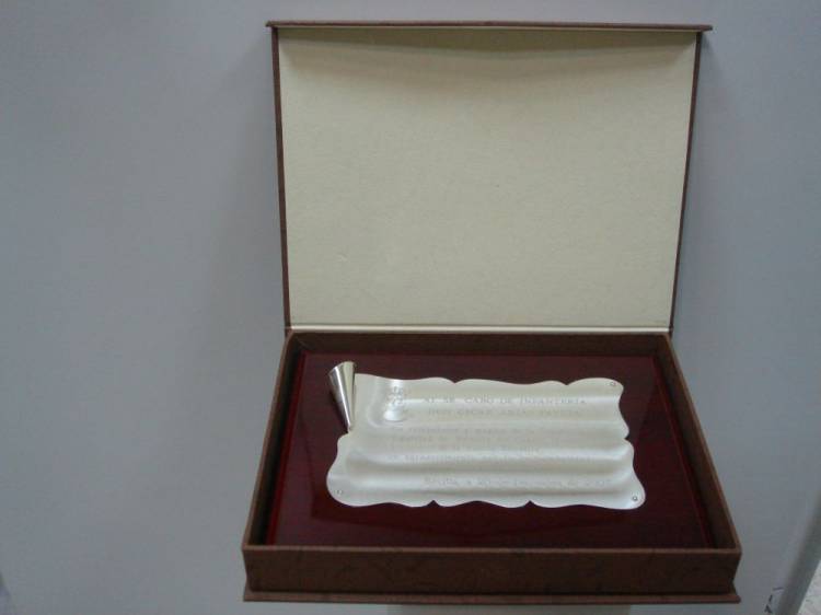 Placa conmemorativa con estuche