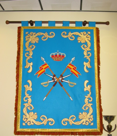 Repostero tapiz de Caballería. Bordado en hilo de oro y grecas. Cuartel General de la Fuerza Terrestre Sevilla