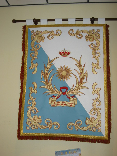 Repostero tapiz de Intendencia. Bordado en hilo de oro y grecas. Cuartel General de la Fuerza Terrestre Sevilla