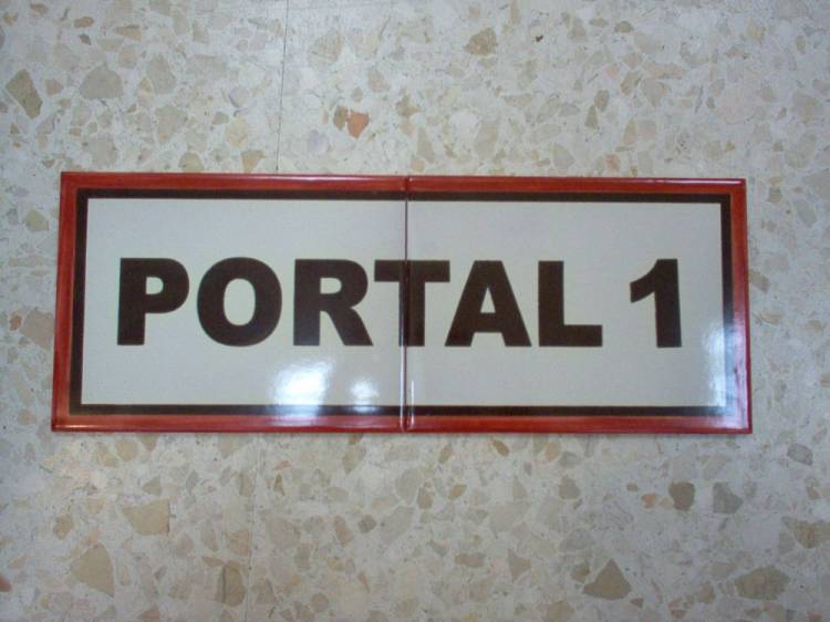 R&oacute;tulo cartel Azulejo personalizado Fadesa Costa Esuri