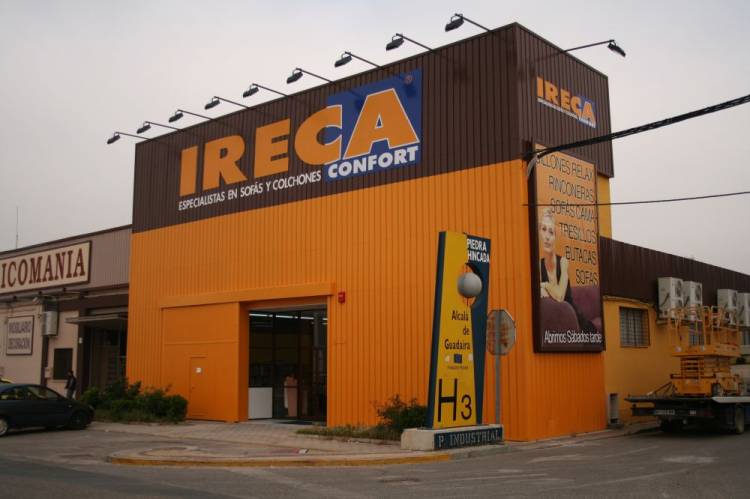Rótulo cartel letras recortadas. Ireca ctra. Málaga-Sevilla