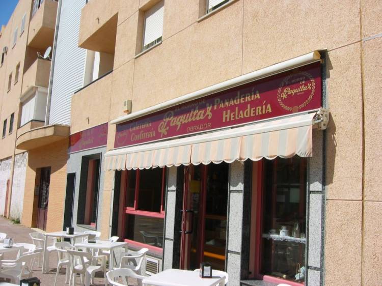 R&oacute;tulo cartel luminoso Luminaria. Cafeter&iacute;a Paquita Dos Hermanas Sevilla