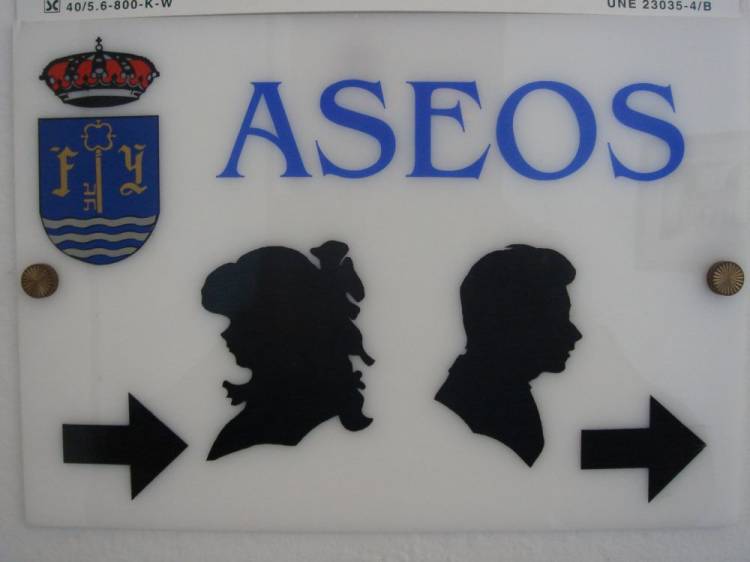 R&oacute;tulo cartel Metacrilato y rotulaci&oacute;n de vinilo de corte Fuerza Terrestre Sevilla