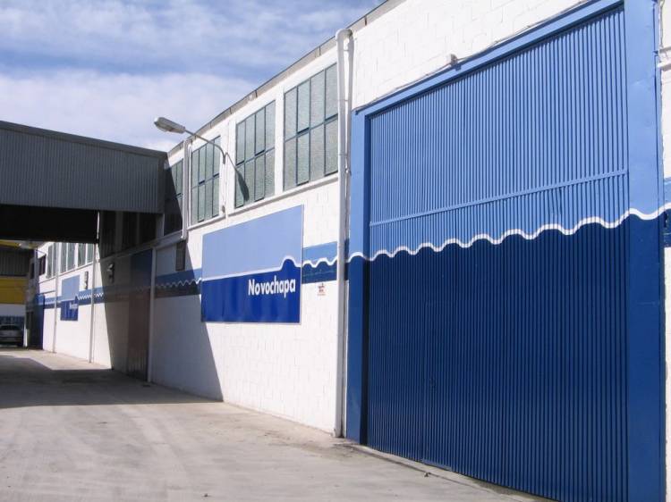 R&oacute;tulo cartel rotulado con vinilos. Novochapa Granada