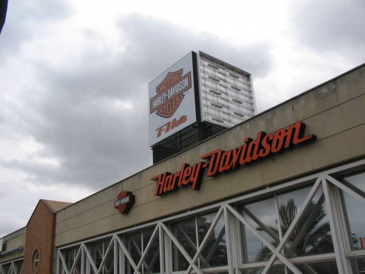 R&oacute;tulo Cubo luminoso Harley Dadvison Sevilla