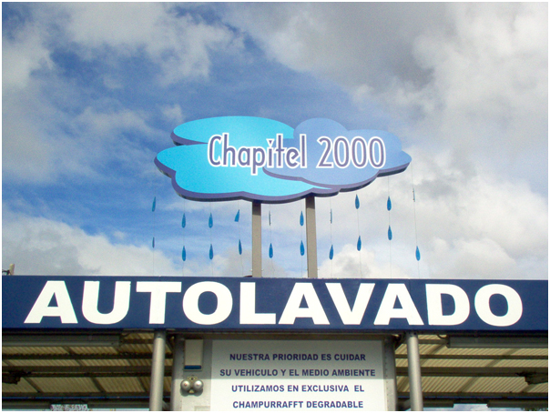 R&oacute;tulo luminoso en caja corp&oacute;rea .Chapitel 2000 Autolavado Dos Hermanas Sevilla