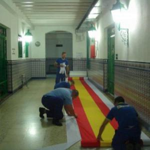 Preparación de bandera de España en rollos DIFAS 07 Sevilla