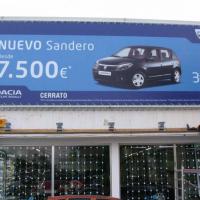 Cartel lona publicitaria de Gran formato. Renault Cerrato Dos Hermanas Sevilla