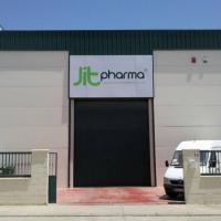 Cartel rotulado Jit pharma, Logística Farmaceútica. valla panelable.