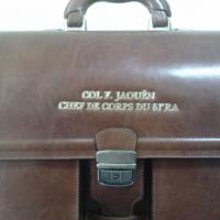 Cartera malet&iacute;n de piel de Ubrique grabada. Miembro del Eurocuerpo.