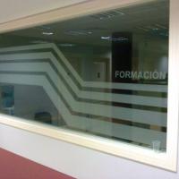 Centro de Formación Dos Hermanas.  Rotulación de vinilos en impresión digital en Sevilla
