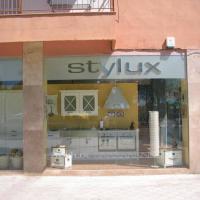 Decoración en ácido y letras corpóreas Stylux. Rotulación de vinilos en Sevilla