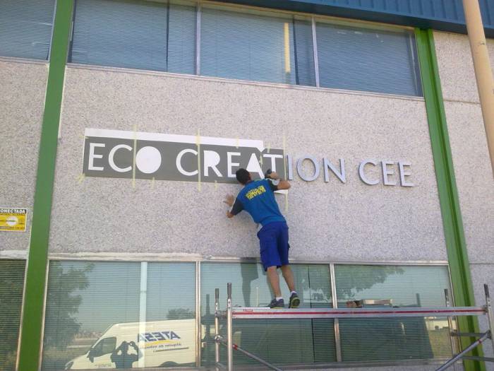 Eco Creation CEE, R&oacute;tulo letras corp&oacute;reas en acero inoxidable Sevilla