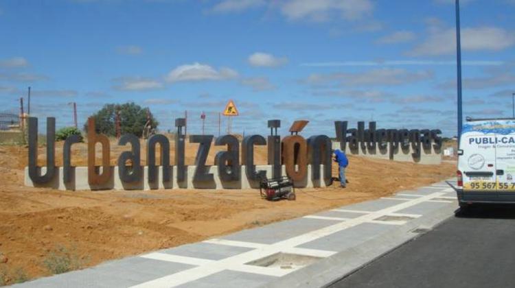 Letras Corporeas Sevilla, Urbanización Valdepegas en Lepe (Huelva), Letras Corpóreas Gran Formato Acero cortén