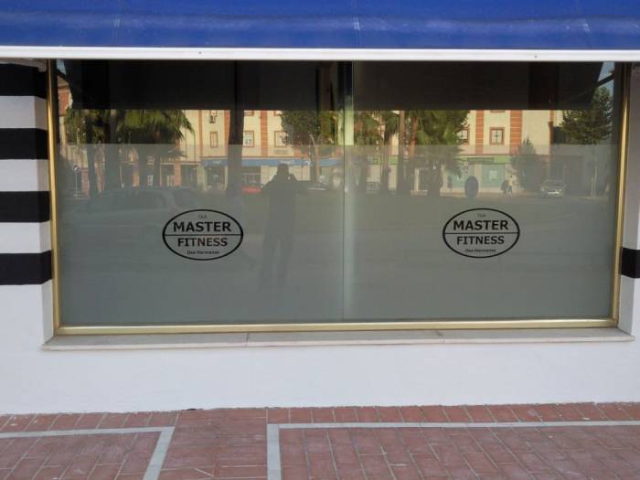 Master Fitnes Dos Hermanas. Rotulación de vinilos en Sevilla