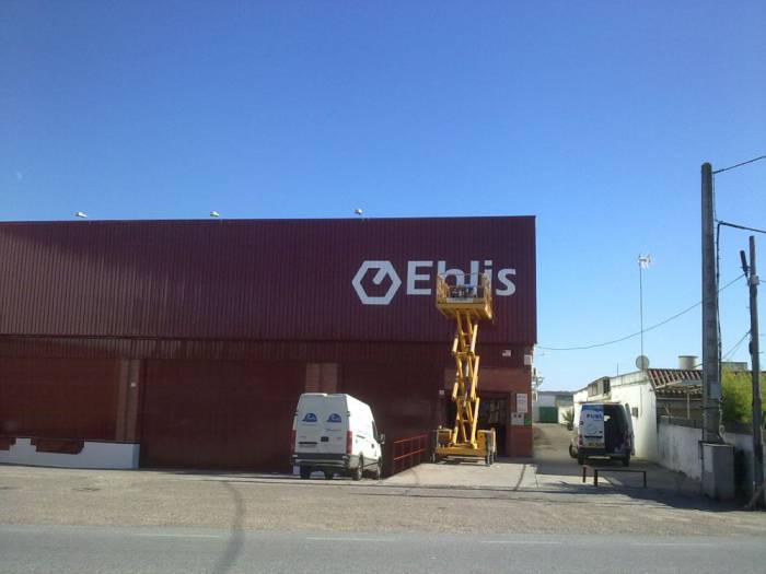 Rotalación de chapa Elis, Ctra de la Isla Dos Hermanas Sevilla
