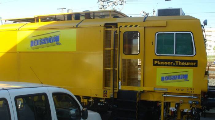 Rotulación con vinilos para exterior. Locomotora Renfe sevilla