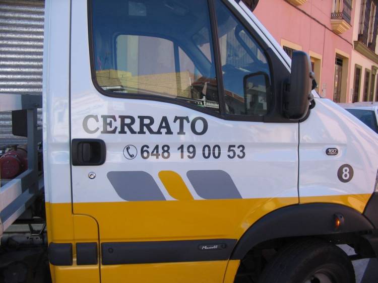 Rotulación Grúas Renault Cerrato Dos Hermanas Sevilla