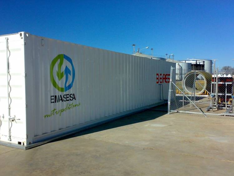 Rotulaci&oacute;n en pintura de Contenedor container Mar&iacute;timo Emasesa/Befesa. rotulaci&oacute;n personalizada sevilla