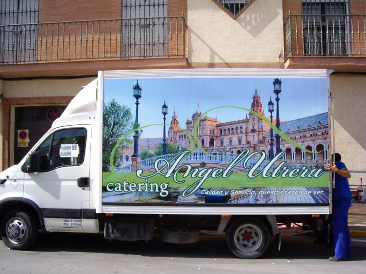 Rotulación en vinilo laminado Cátering Angel Utrera, Sevilla