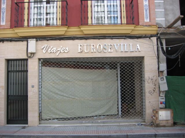 R&oacute;tulo en acero inoxidable. Viajes EuroSevilla. Dos Hermanas