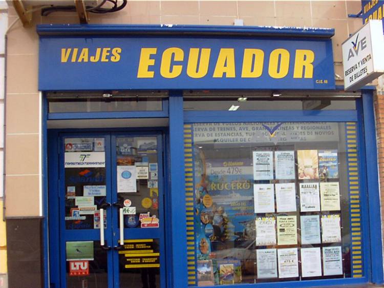 Rótulo cartel luminoso Luminaria. Viajes Ecuador Montequinto Dos Hermanas Sevilla