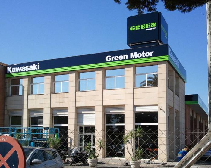 R&oacute;tulo Cubo luminoso Kawasaki Green Sevilla