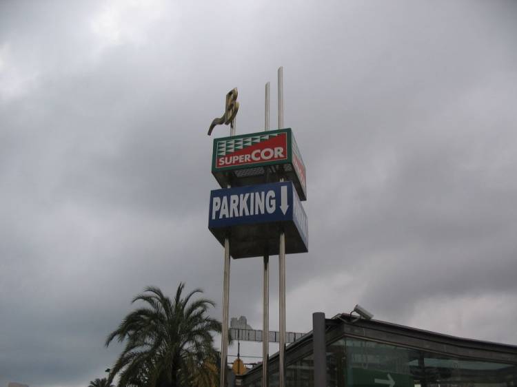 R&oacute;tulo Cubo luminoso Parking M&aacute;laga