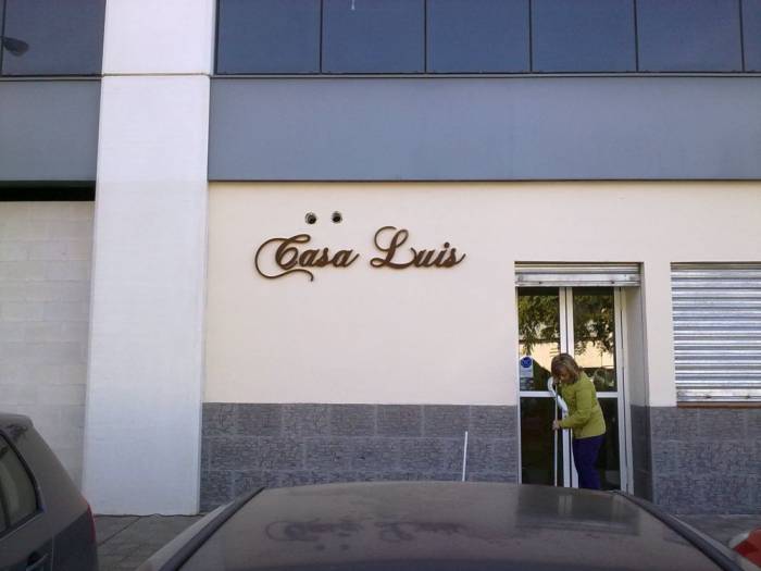 R&oacute;tulo Letras corp&oacute;reas. Casa Luis PVC Polig. Inds. La Isla Sevilla