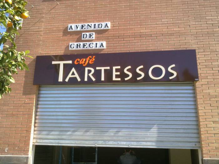 R&oacute;tulo  Letras corp&oacute;reas. Tartesos Los Bermejales Sevilla
