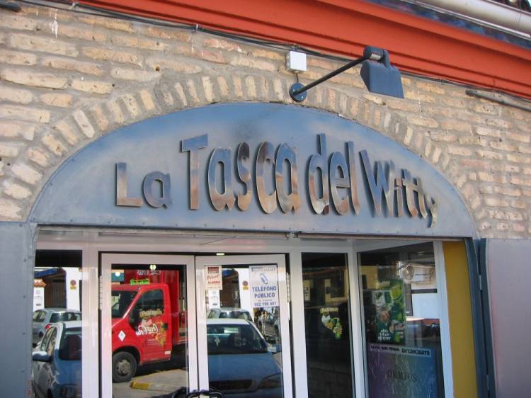 R&oacute;tulo letras corp&oacute;reas La Tasca del Witty Dos Hermanas Sevilla
