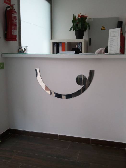 R&oacute;tulo Logo acero inoxidable. Sevilla