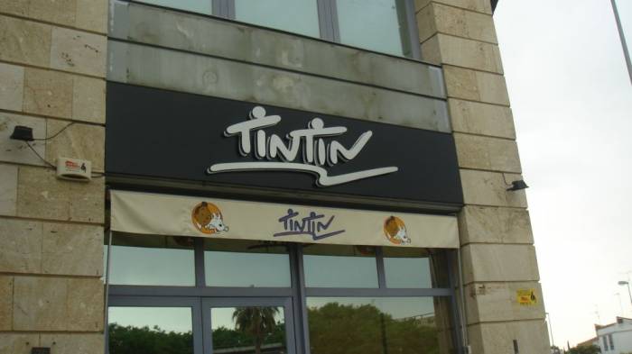 R&oacute;tulo luminoso con letras corp&oacute;reas Acero inoxidable + led de 4 colores mando a distancia TINTIN 