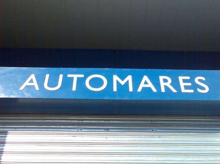 R&oacute;tulo Peugeot Automares Pisa Metacrilato 5 mm Sevilla