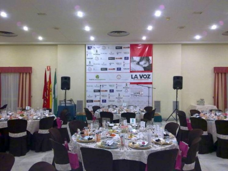 Stan y rotulación Colaboración con cena benéfica, Hotel La Motilla Dos Hermanas- Organizado La Voz de Dos Hermanas