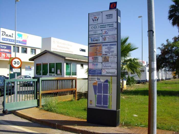 Totem luminoso Mueble directorio 3x1. Pol&iacute;gono el Guadalquivir. Gelves Sevilla.