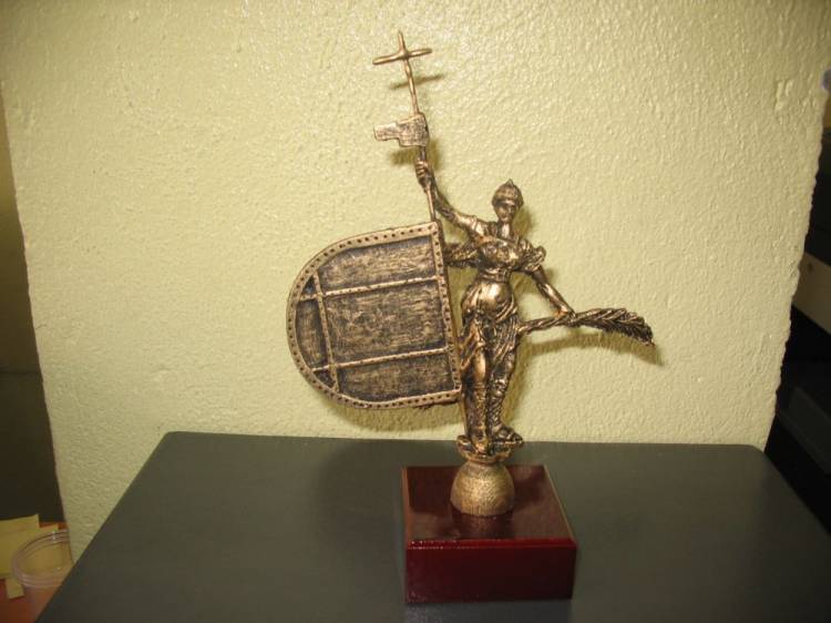 Trofeo Giraldillo en marmolina 16 cm Sevilla